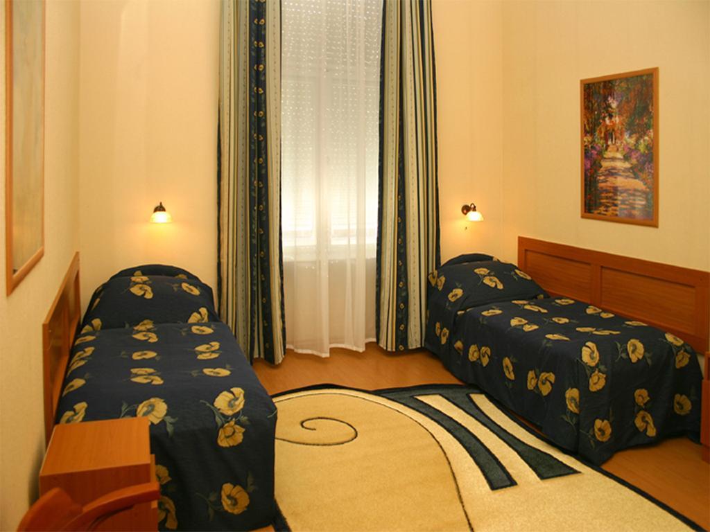 Hotel City Swing Budapest Exterior photo